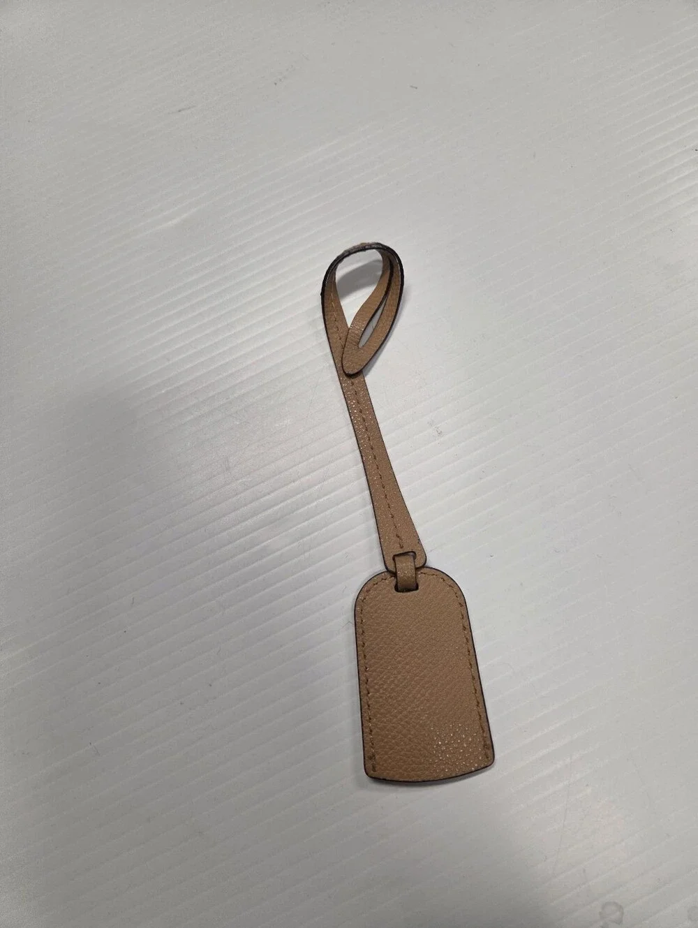 Kate Spade Tan Pebbled Leather Luggage Tag Bag Charm Purse Hangtag Logo